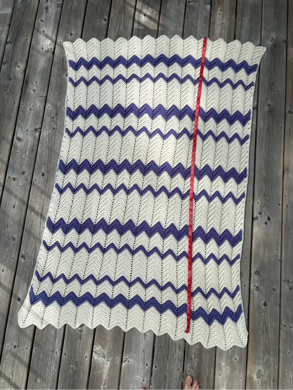 Vintage Handmade Lavender and White ZigZag Pattern Knit Throw Blanket - Picture 6 of 7